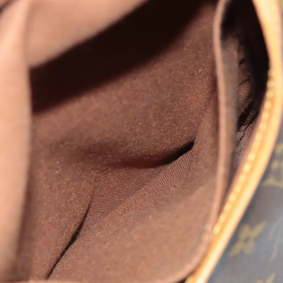 Louis Vuitton Monogram Saumur 35 Messenger Bag M42254 - Picture 10 of 11